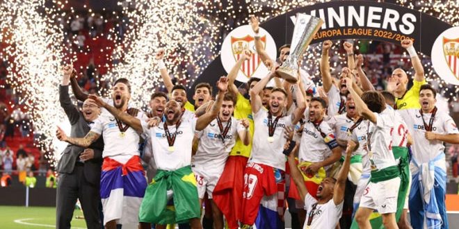نادي إشبيلية يفوز بكأس الدوري الأوروبي بفوزه على فريق روما الإيطالي